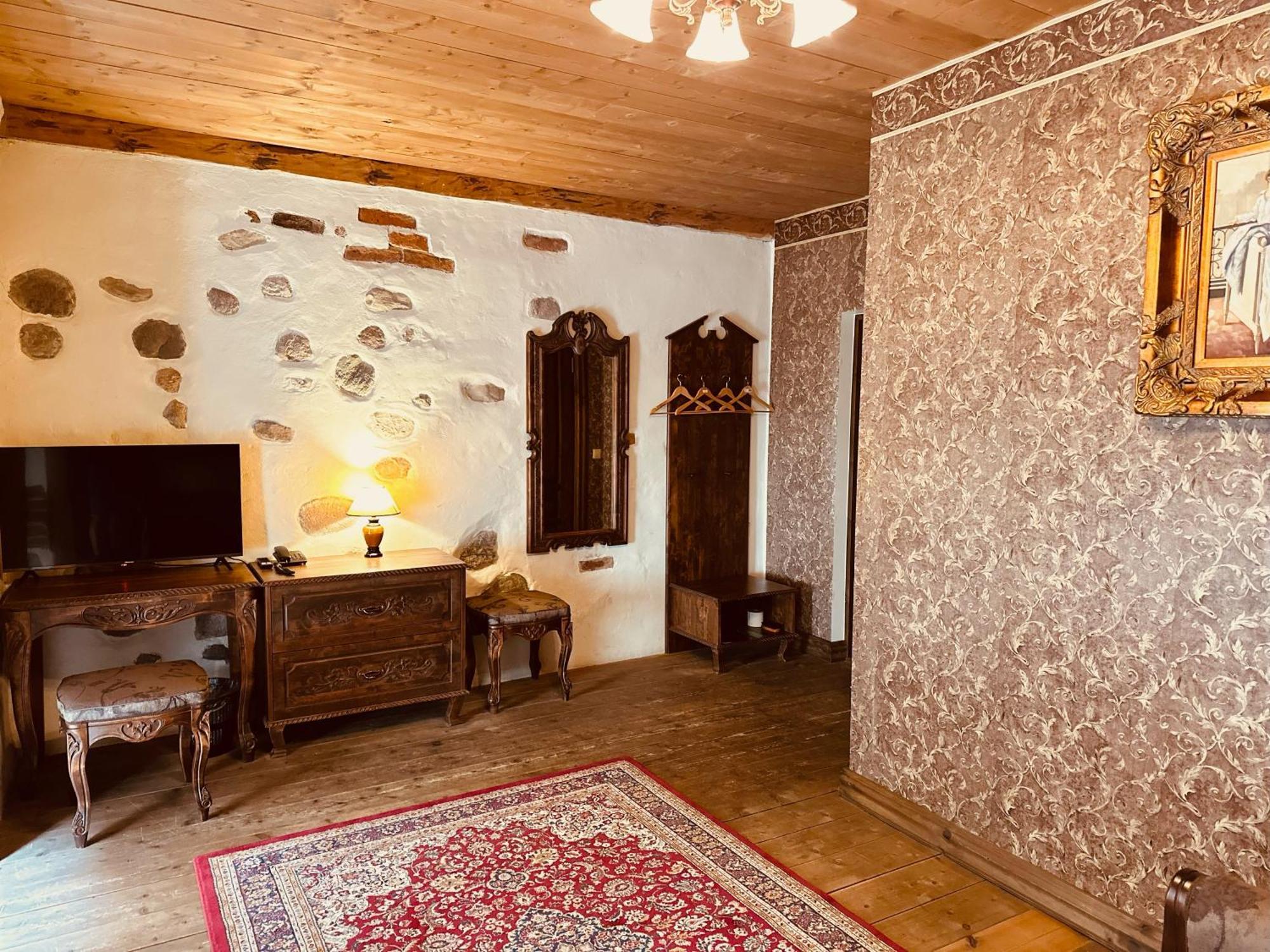 St. Peterburg Hotel Pärnu Buitenkant foto