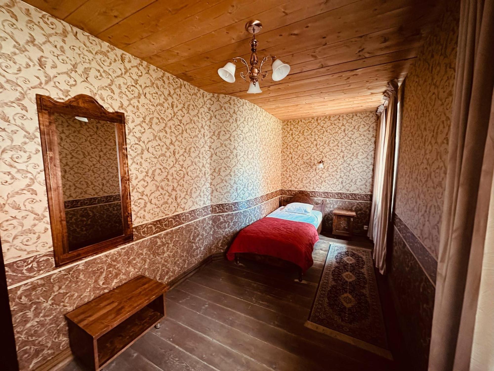 St. Peterburg Hotel Pärnu Buitenkant foto